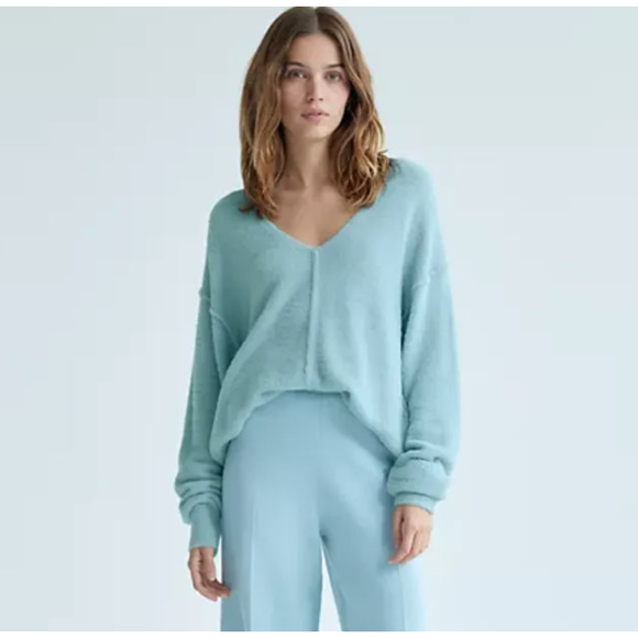 Aritzia Sweaters - Aritzia Wilfred Free Hush Knit V Neck Sweater Size Small